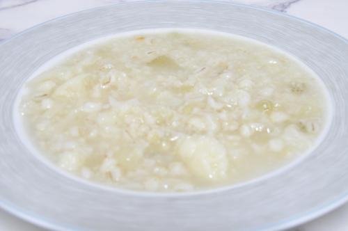 Květáková polévka s lilkem a kroupy – Snadné Česko recept, zvládnete za Do 30 minut